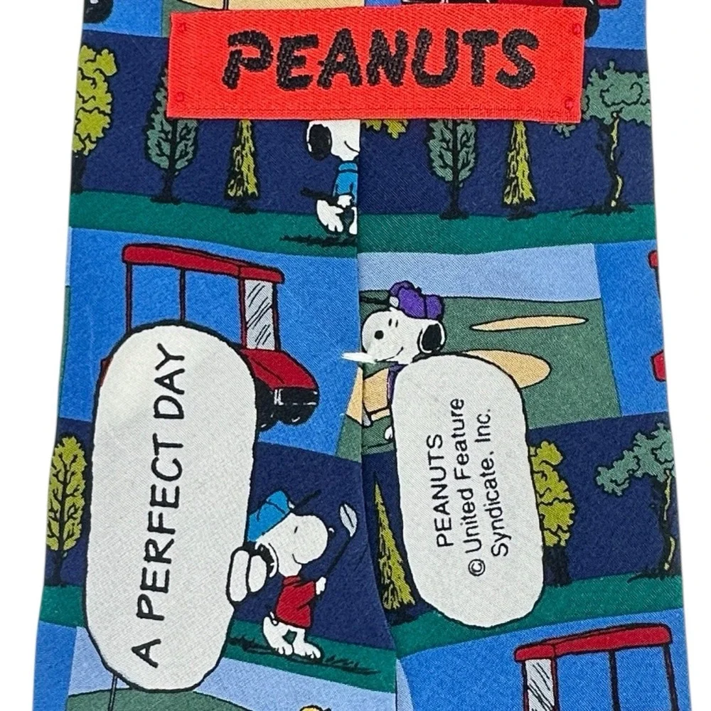 Peanuts Snoopy Golf Novelty Tie Red Blue Cartoon Print Silk Neck Tie Vintage 57